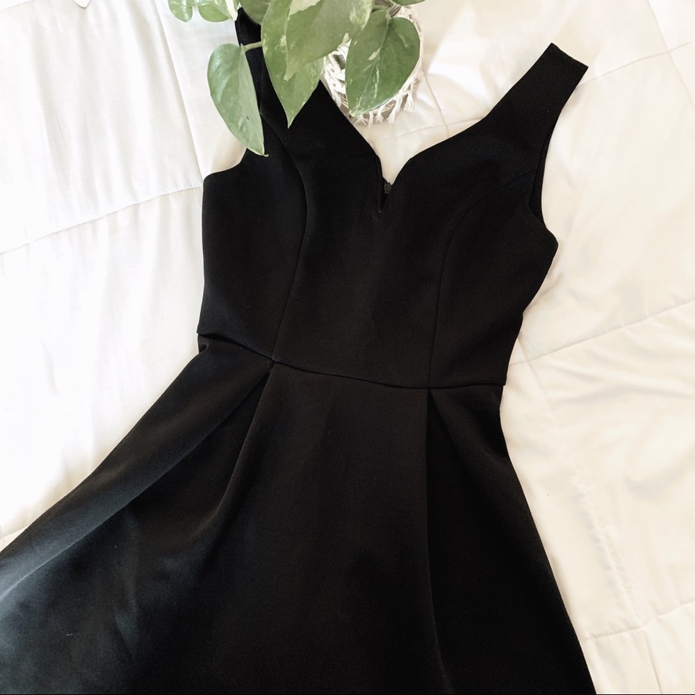 Shallow Sweetheart Neckline Formal Dress